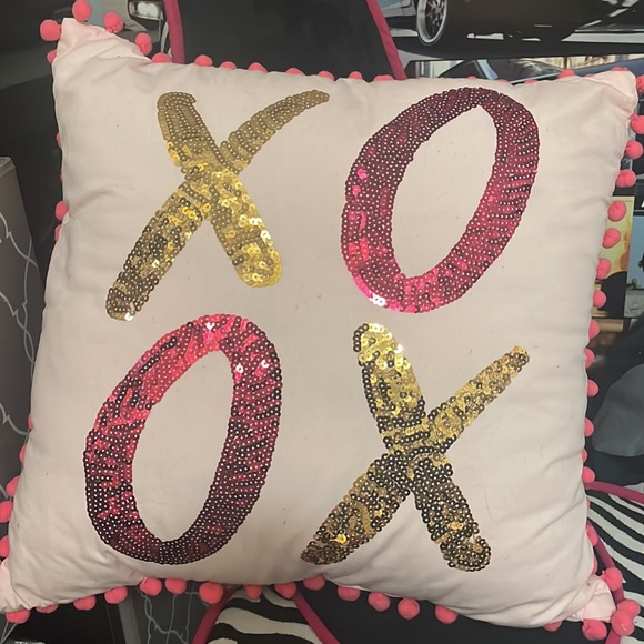 Hallmark Bedding New Only As Displayed Pillow Never Laid On